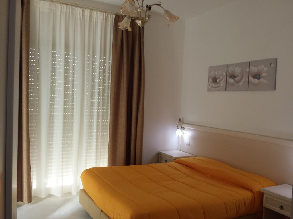 Hotel Afrodite Scalea Habitación foto